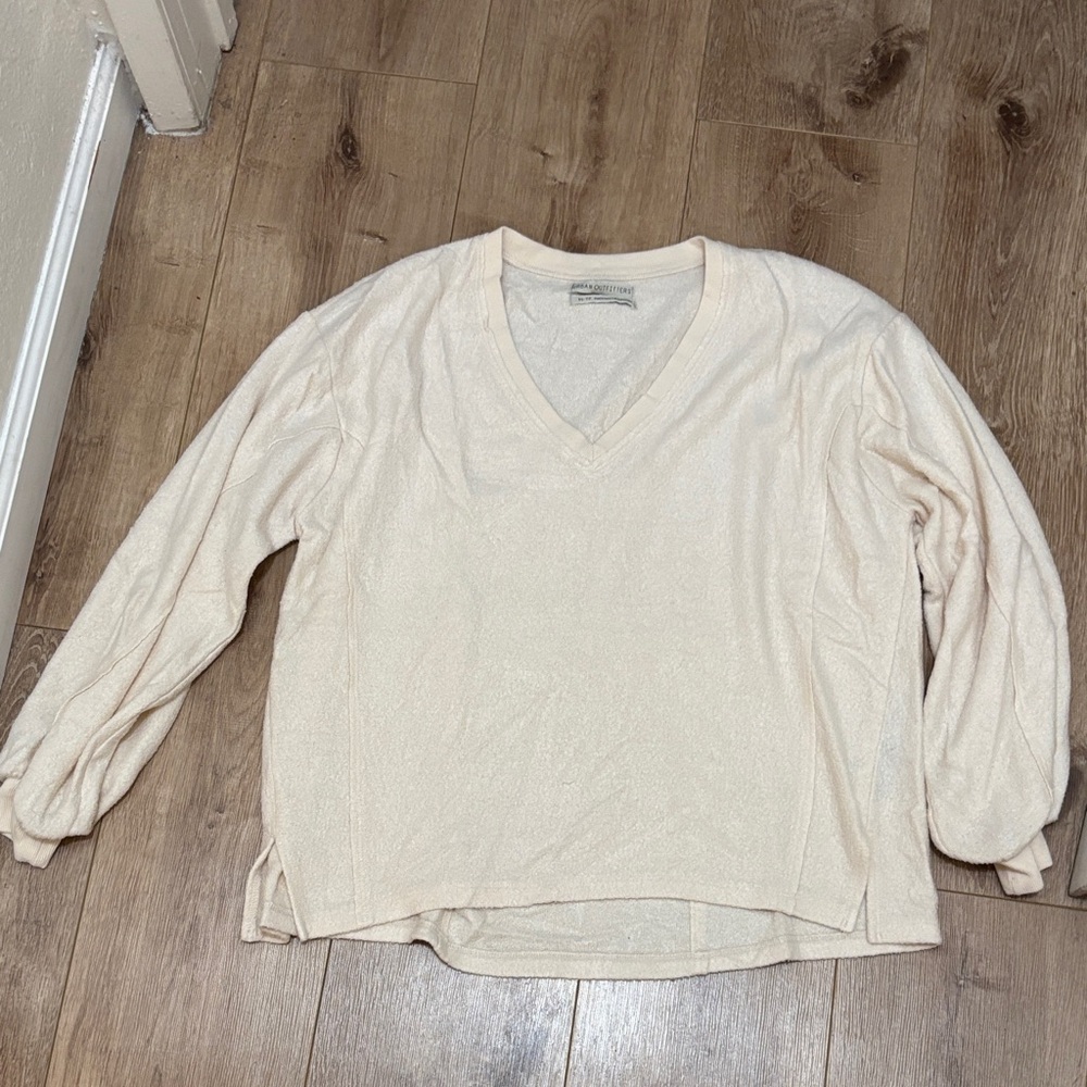 Light Cream V-Neck Sweater